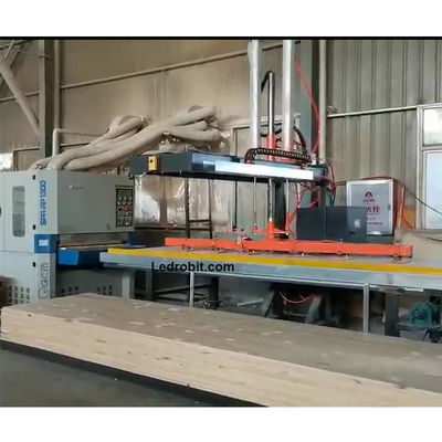 آلة تحميل وتفريغ قطع الخشب الآلية ODM خطوط إنتاج CNC